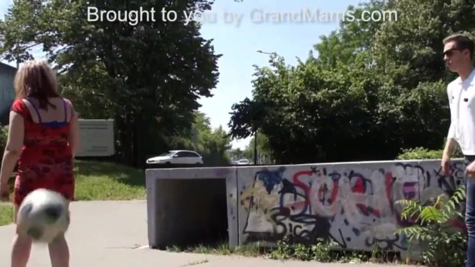 Old grannie fucks teen in skatepark