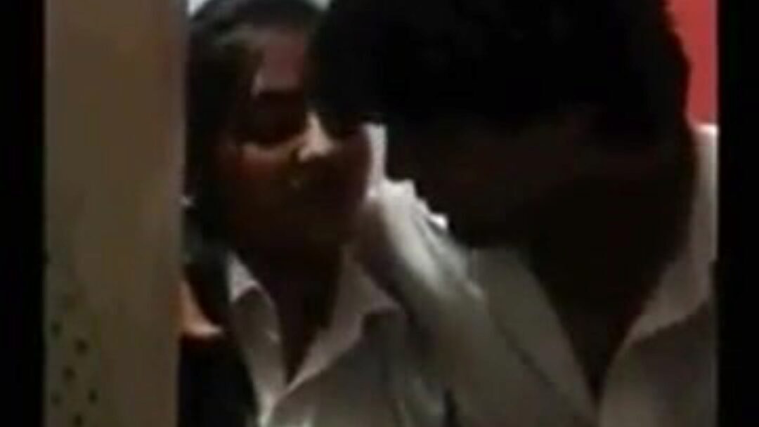 Desi couple lovemaking in cyber cafe Desi pair milk shakes pressing and fingerblasting in cyber cafe
